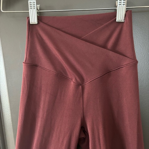 OFFLINE By Aerie Real Me High Waisted Crossover Flare Legging in Royal Berry XS - Picture 10 of 10